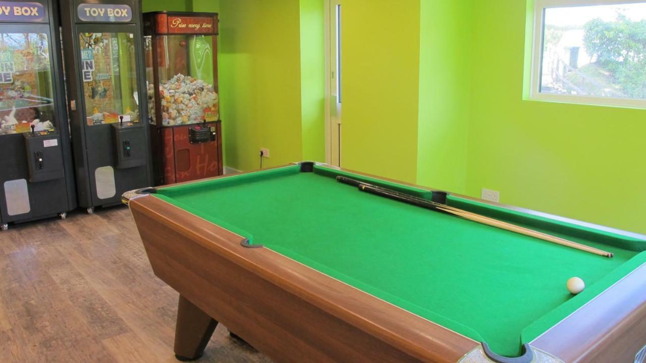 Castle Brake Holiday Park Exeter Bagian luar foto